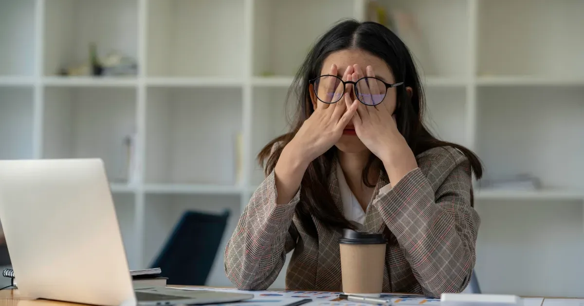 Sleep Deprivation and Modern Life: Why We’re Tired but Can’t Sleep