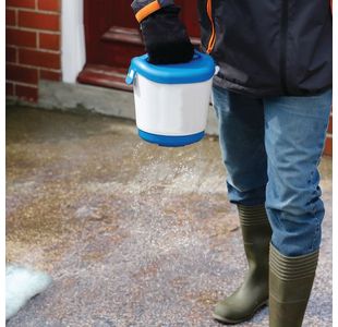 Hand Held Salt Spreader Blue 4Kg Cap